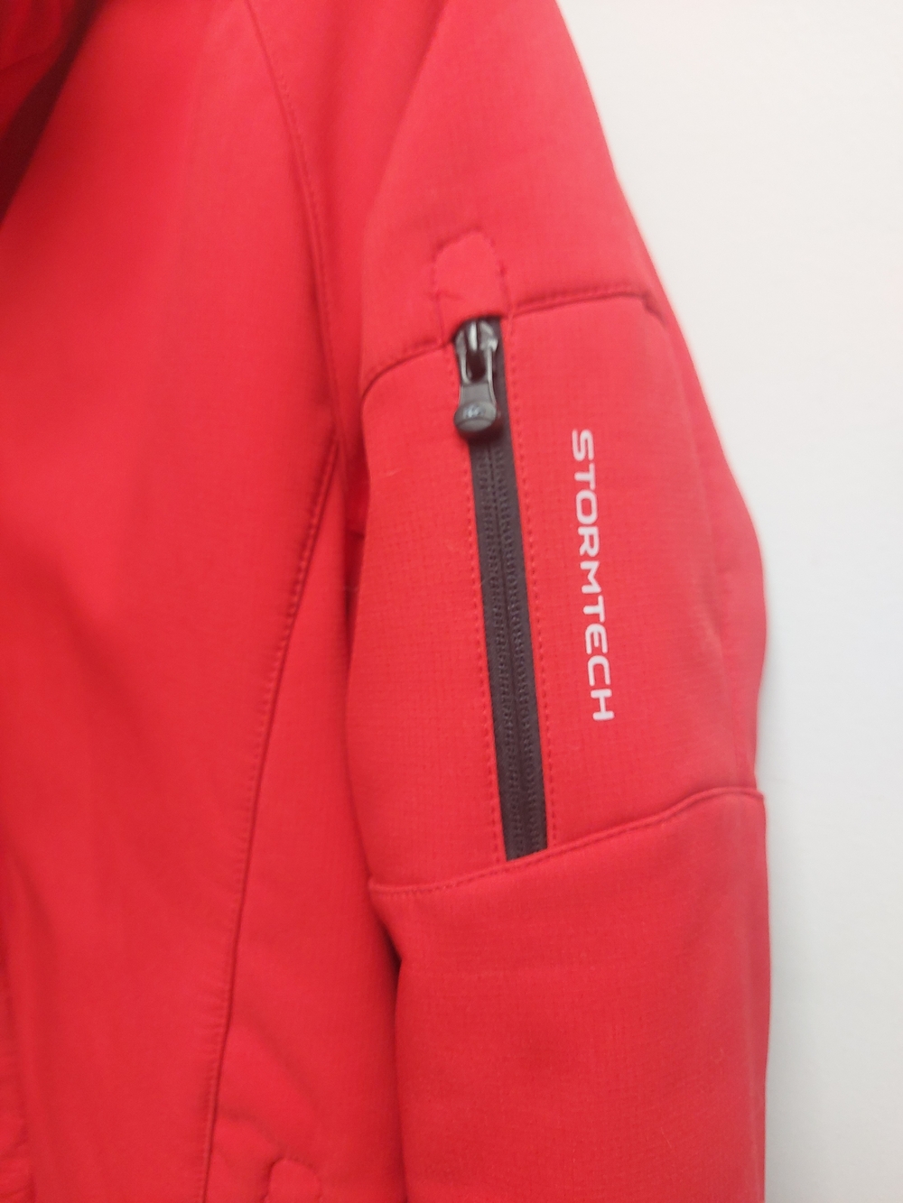 Stormtech H2XTREME Red Softshell Waterproof Hooded Jacket - Size Large - Picture 4 of 14